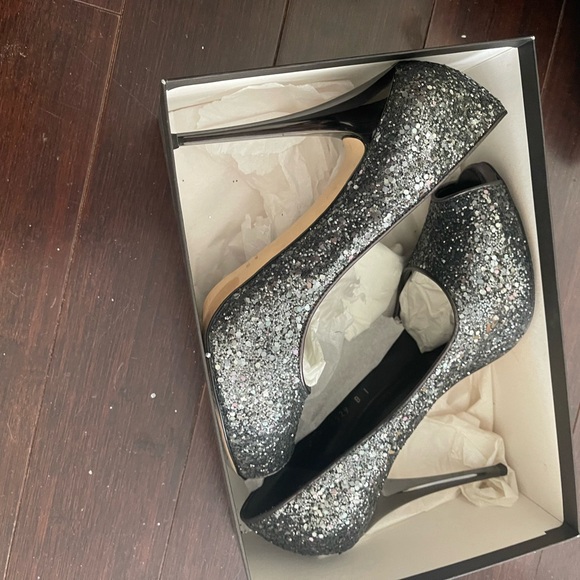 BARNEYS IF NEW YORK SHINY HEELS - Picture 6 of 10